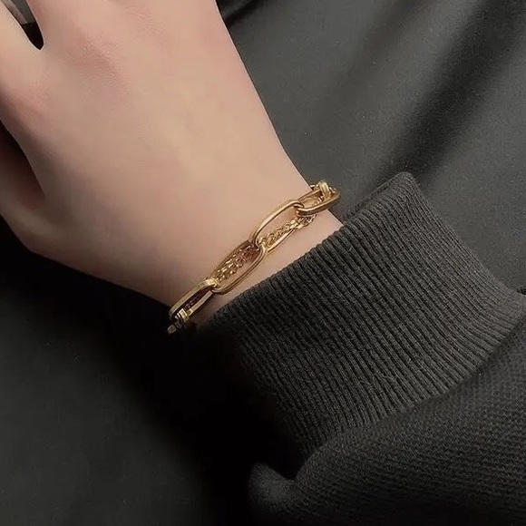 Vintage Double Layered Chain Bracelet - Picture 3 of 7